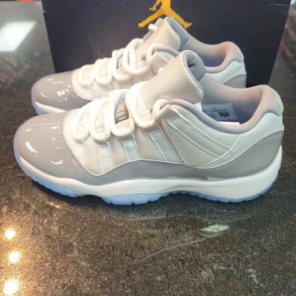 Sz 6 Jordan 11 Retro Low 'Cement Grey',